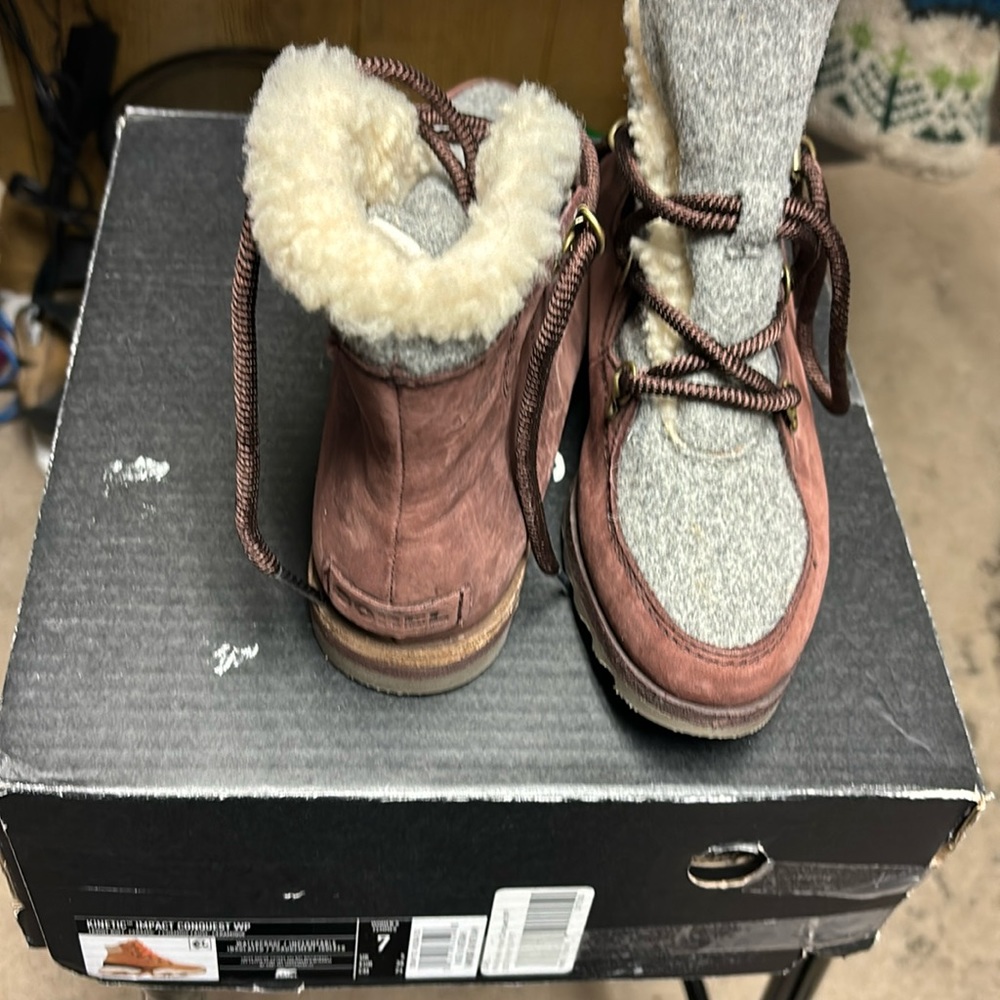 Sorel Boots - Picture 1 of 3